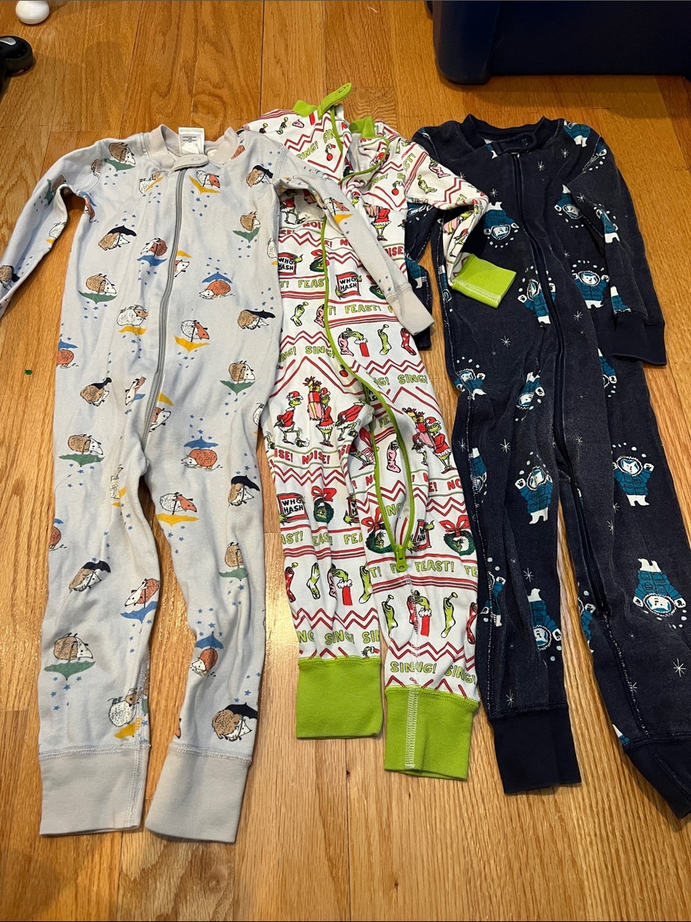 Hanna Andersson Kids two Pajama Set size 3t White, gray & Navy
